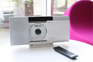 パイオニア：スタイリッシュCDミニコンポ「X-SMC00BT-W」