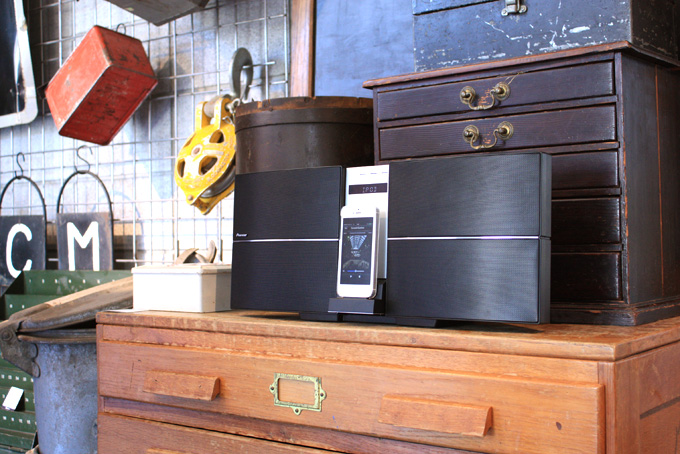 スタイリッシュCDミニコンポ「X-SMC22-S」