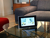 HAPPY FRAME BLACK × IDEE