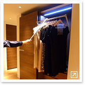 リフト式のハンガーパイプ