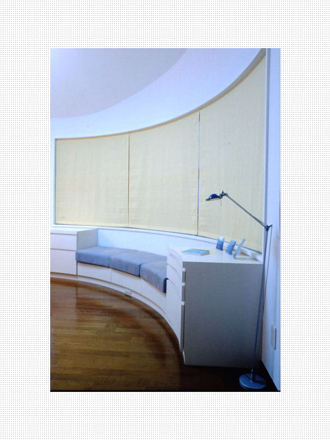 ソファのわきにプリンターを収納